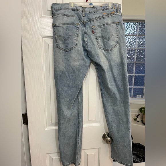 Levi Strauss & Co Men’s 511 Lightwash Jeans - Picture 2 of 5